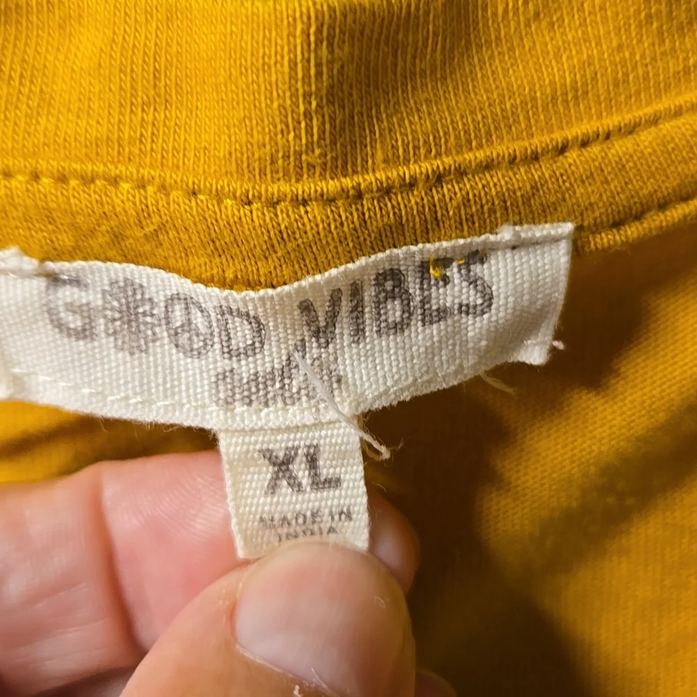 ❤️‍🔥❤️‍🔥❤️‍🔥Good Vibes Yellow 'Choose Happy' Distressed Tank Top - Picture 2 of 3